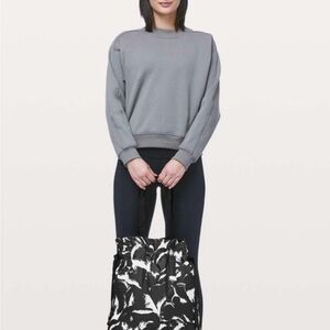 Lululemon gym and everyday bag
